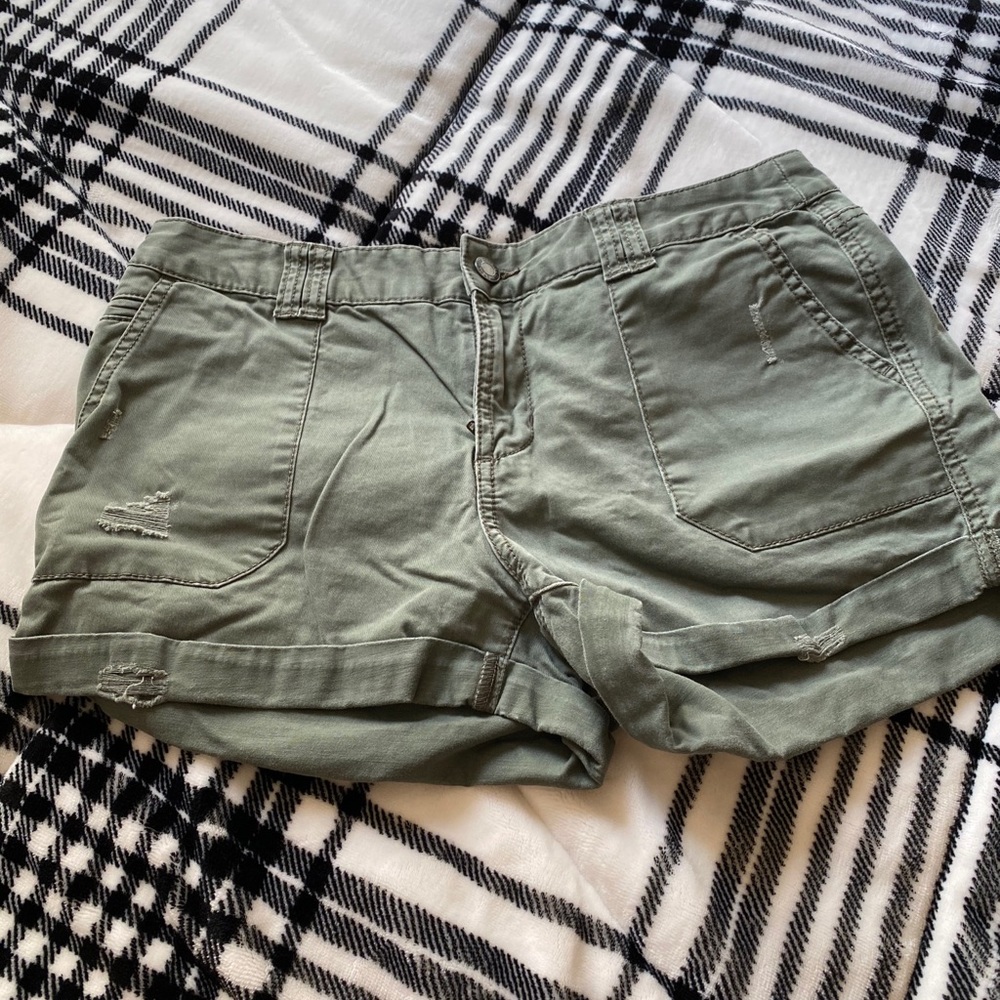 Mid rise shorts